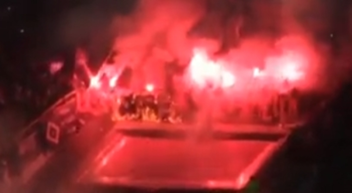 Το παράκαναν και έκαψαν το πανό τους! (VIDEO)