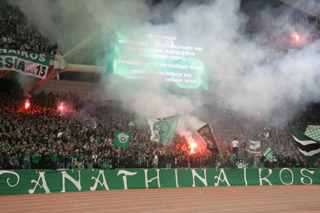 Τα καπνογόνα που άναψαν οι οπαδοί του ΠΑΟ στοίχισαν στην ομάδα τους