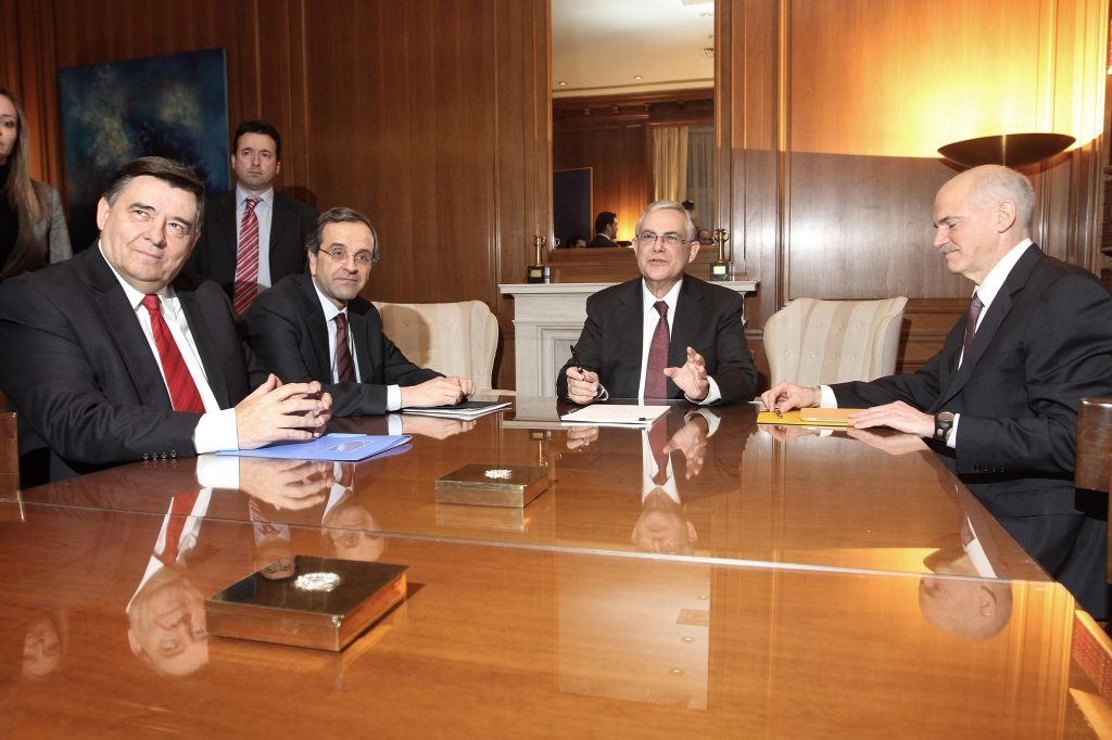 Νέα συνάντηση Παπαδήμου και πολιτικών αρχηγών; –  Επιστρέφει αύριο ο Νταλάρα