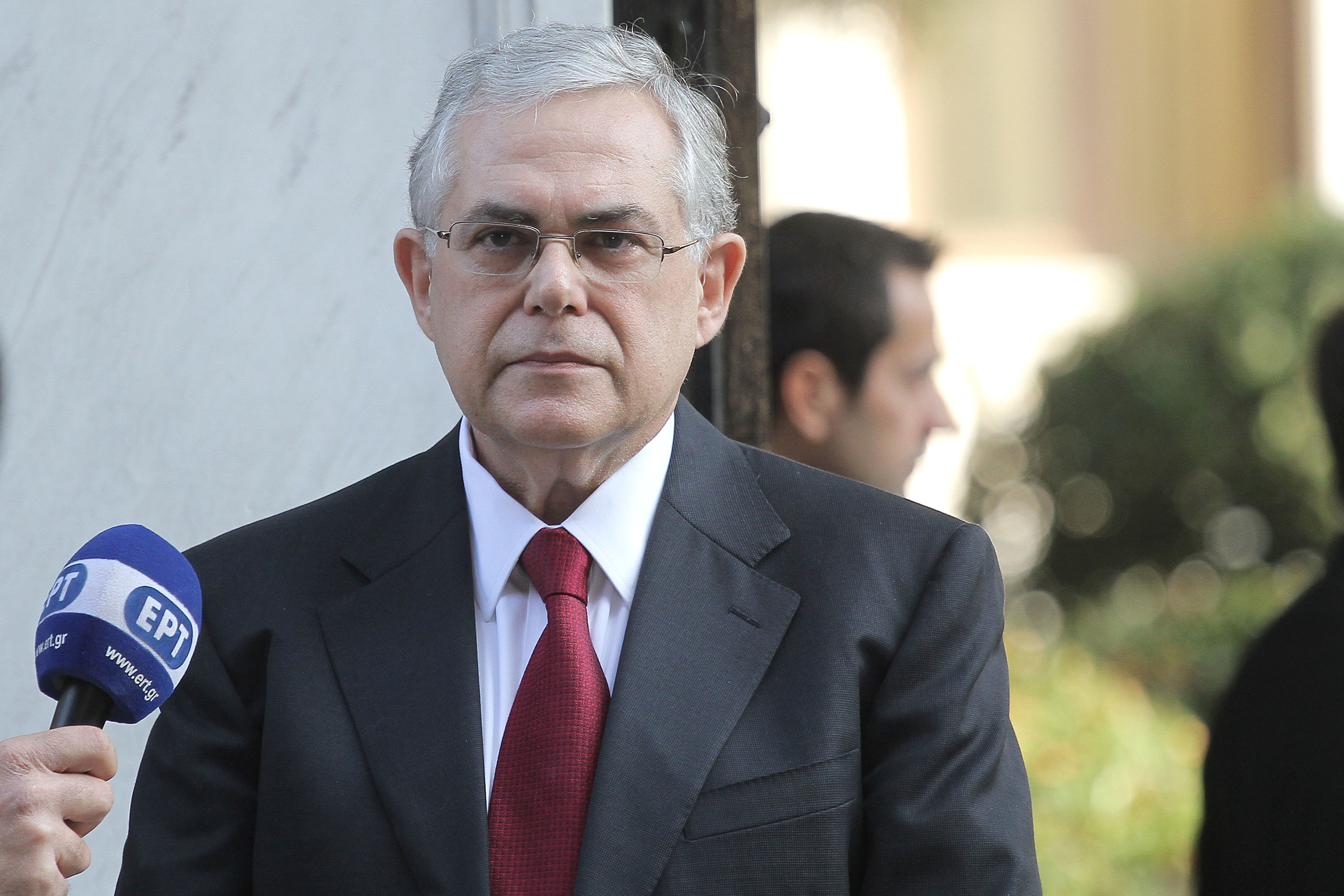 Το αντίο του Παπαδήμου στους Έλληνες με ανοιχτή επιστολή
