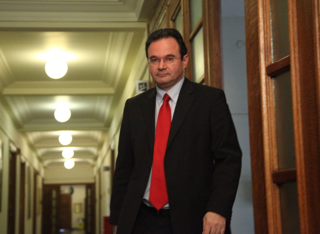 Τα δύο χρόνια, οι τρεις κωδικοί και οι Γαλλικές διαβεβαιώσεις