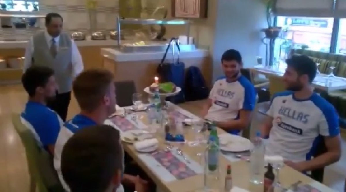 Εθνική: Έσβησε… κεράκια ο Παπανικολάου (VIDEO)
