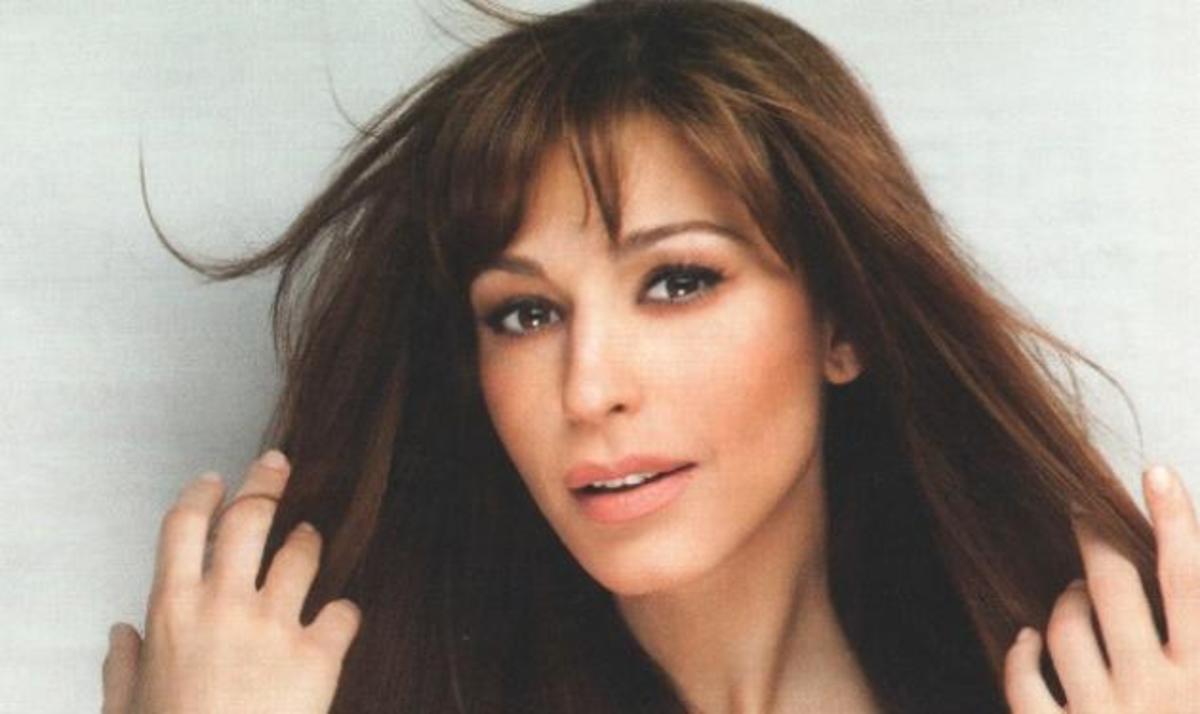 Κ. Παπουτσάκη: Επιβεβαιώνει την είδηση του γάμου και αποκαλύπτει πως είπε το μεγάλο “ναι”!