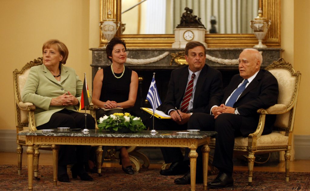 Παπούλιας προς Μέρκελ: Ο ελληνικός λαός έχει σχεδόν εξαντλήσει την αντοχή του