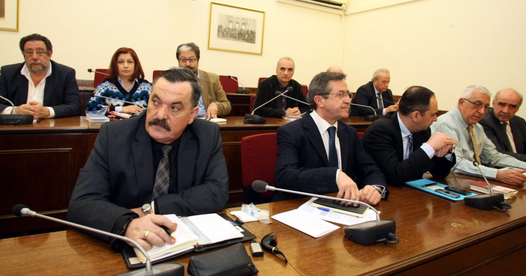 Και η Ζωή το βιολί της με τη Χρυσή Αυγή – Την αποθέωσε ο Νίκος Παππάς