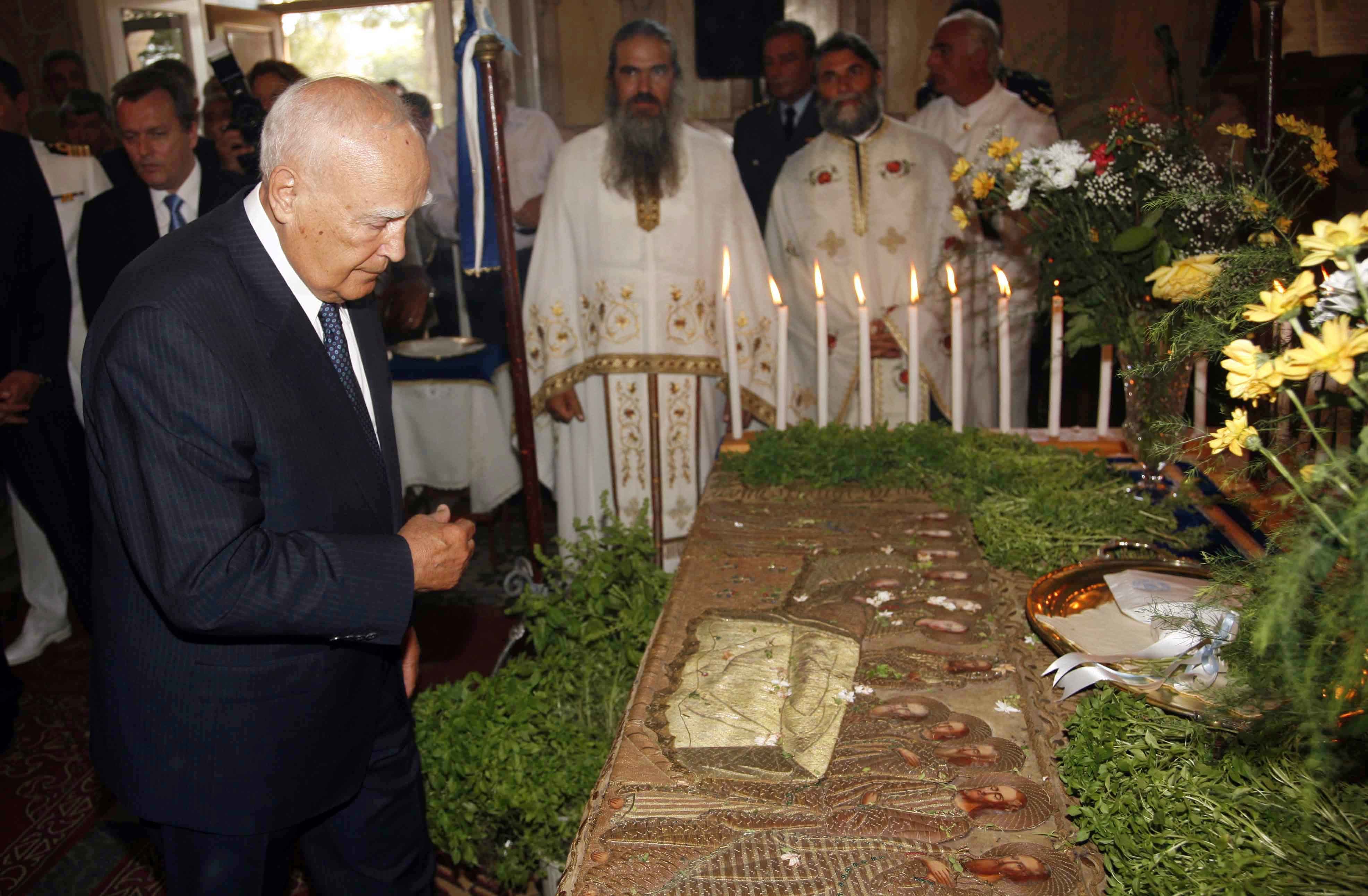 Που θα περάσουν το Δεκαπενταύγουστο οι πολιτικοί αρχηγοί
