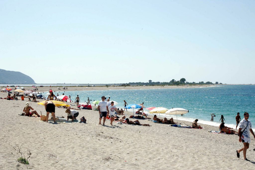 Μηνύματα για “κραχ” στον τουρισμό – Ως και 50% μειωμένες οι αφίξεις