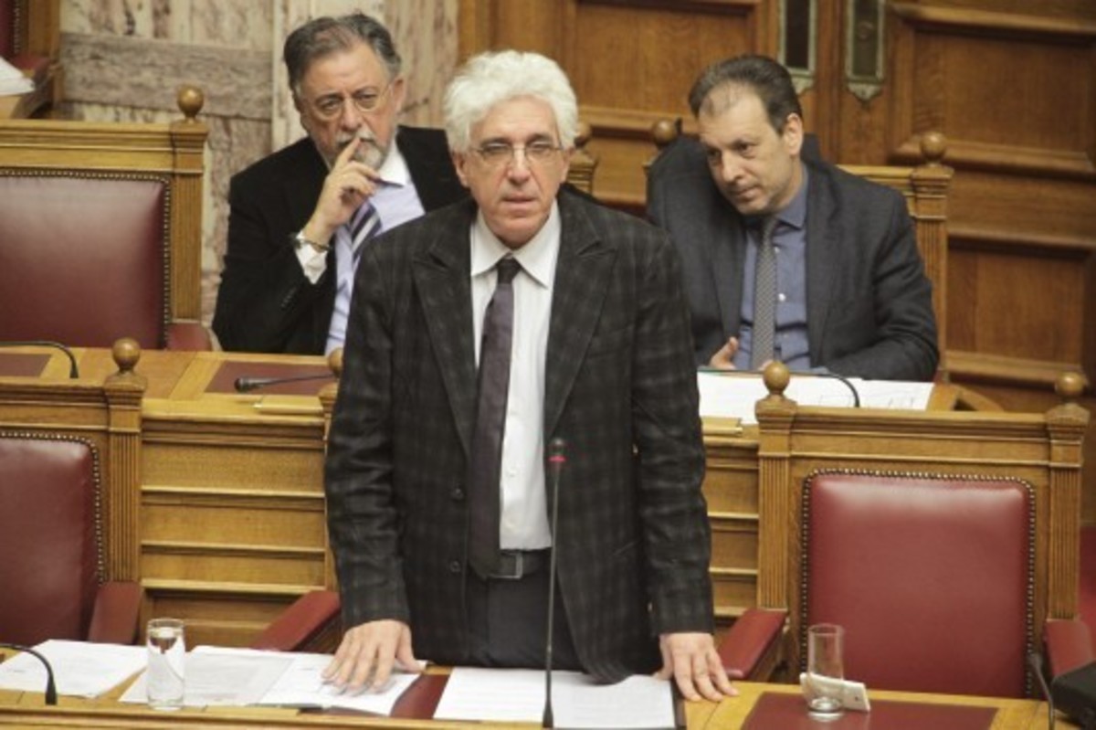 “Ναι” στον διάλογο με τους κουκουλοφόρους από τον Παρασκευόπουλο