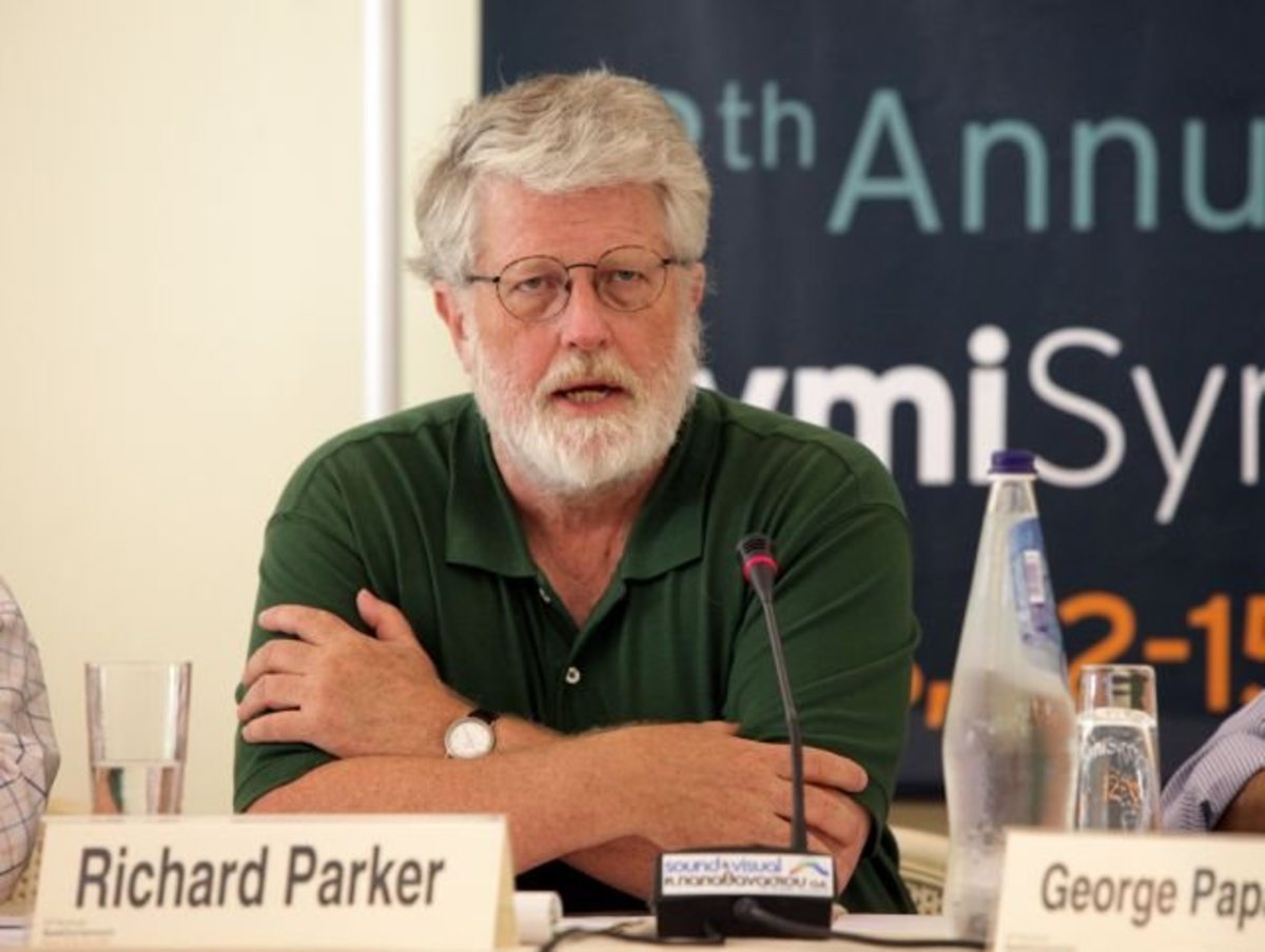 Σύμβουλος του ΓΑΠ αποκαλύπτει:”Η κυβέρνηση Παπανδρέου είχε εξετάσει επιστροφή στην δραχμή”