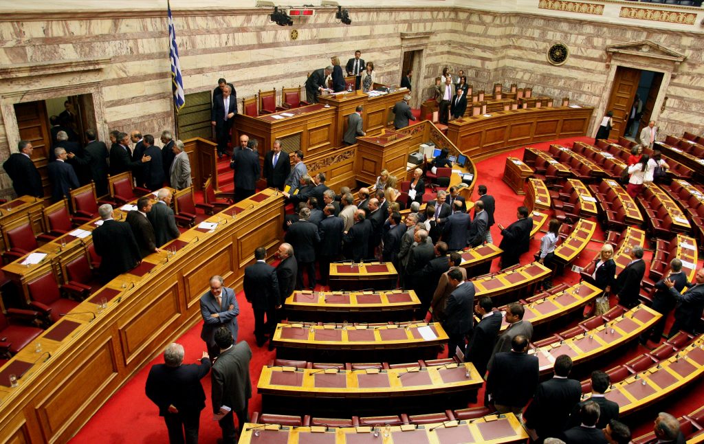 Τι προτείνουν Ανεξ.Έλληνες και Χρυσή Αυγή για την κατάργηση του νόμου Ραγκούση