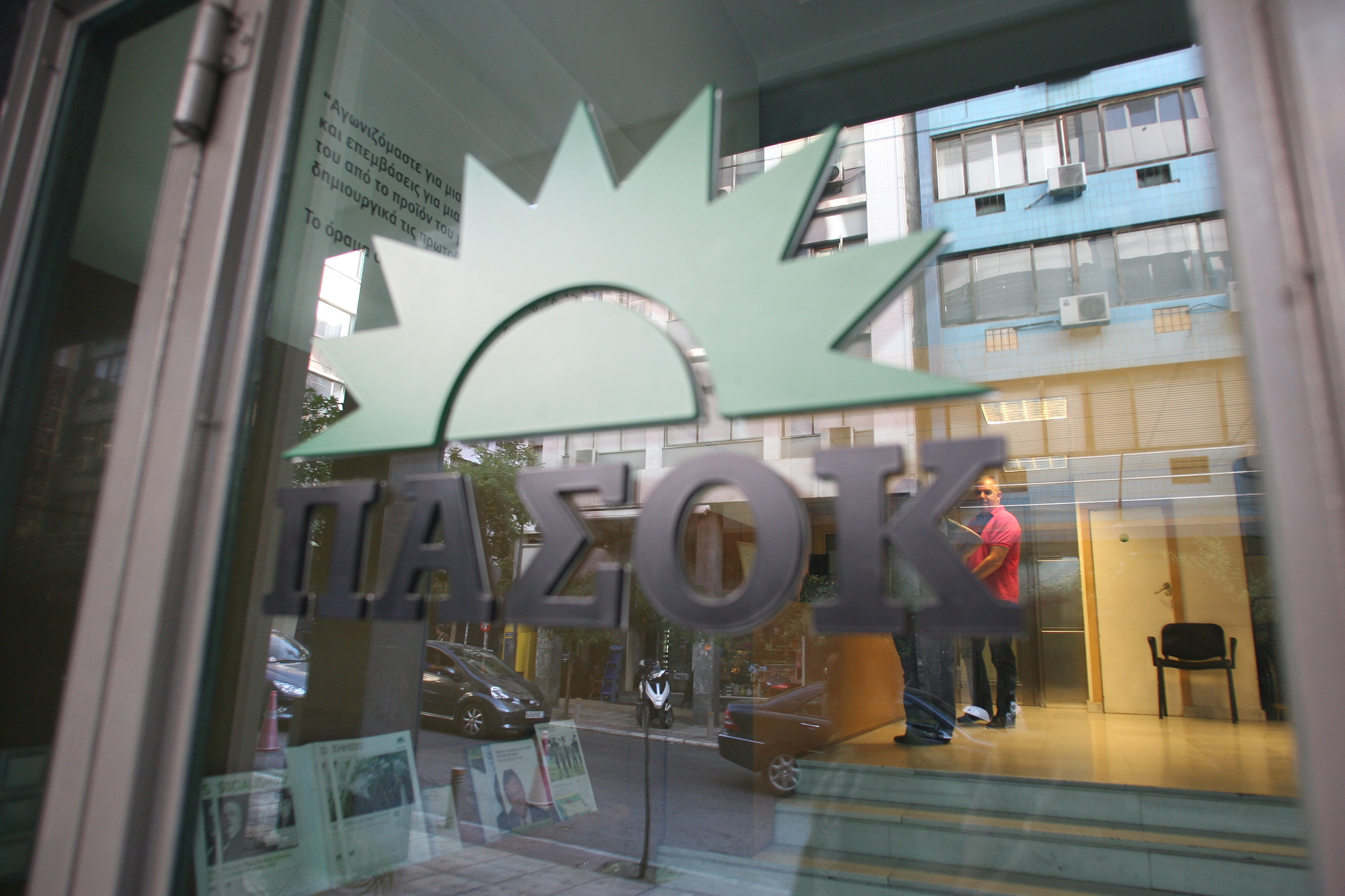 Συναγερμός στο ΠΑΣΟΚ για τον Μεϊμαράκη – Τα “καρφιά” Κακλαμάνη σε Στουρνάρα