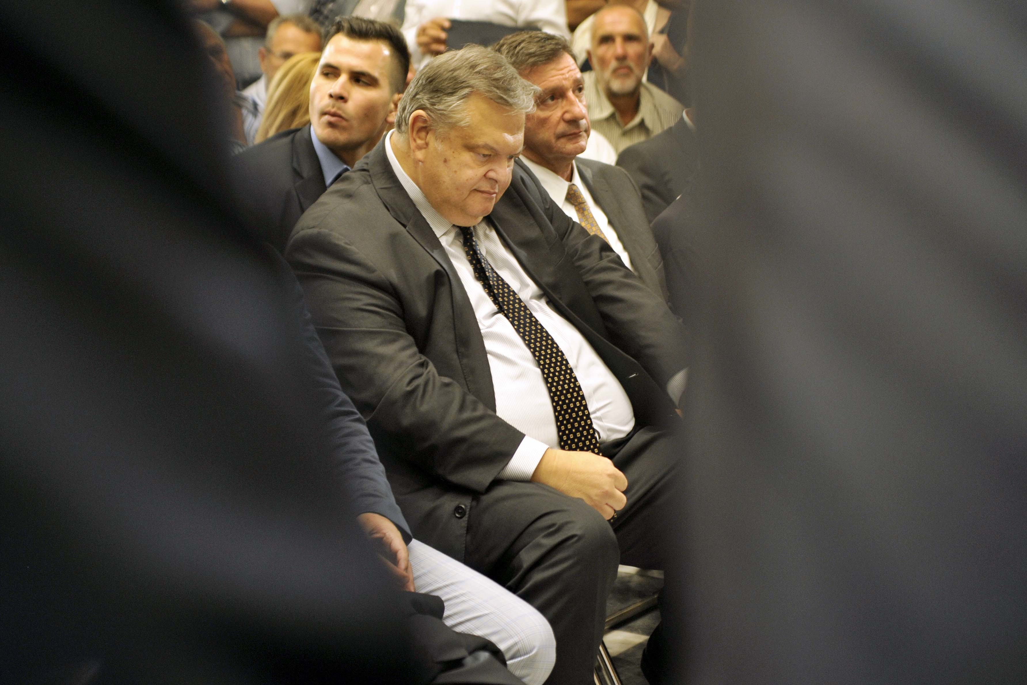 Π. Ρήγας: αστείος πολιτικός τζιχαντισμός τα συνθήματα κατά Βενιζέλου