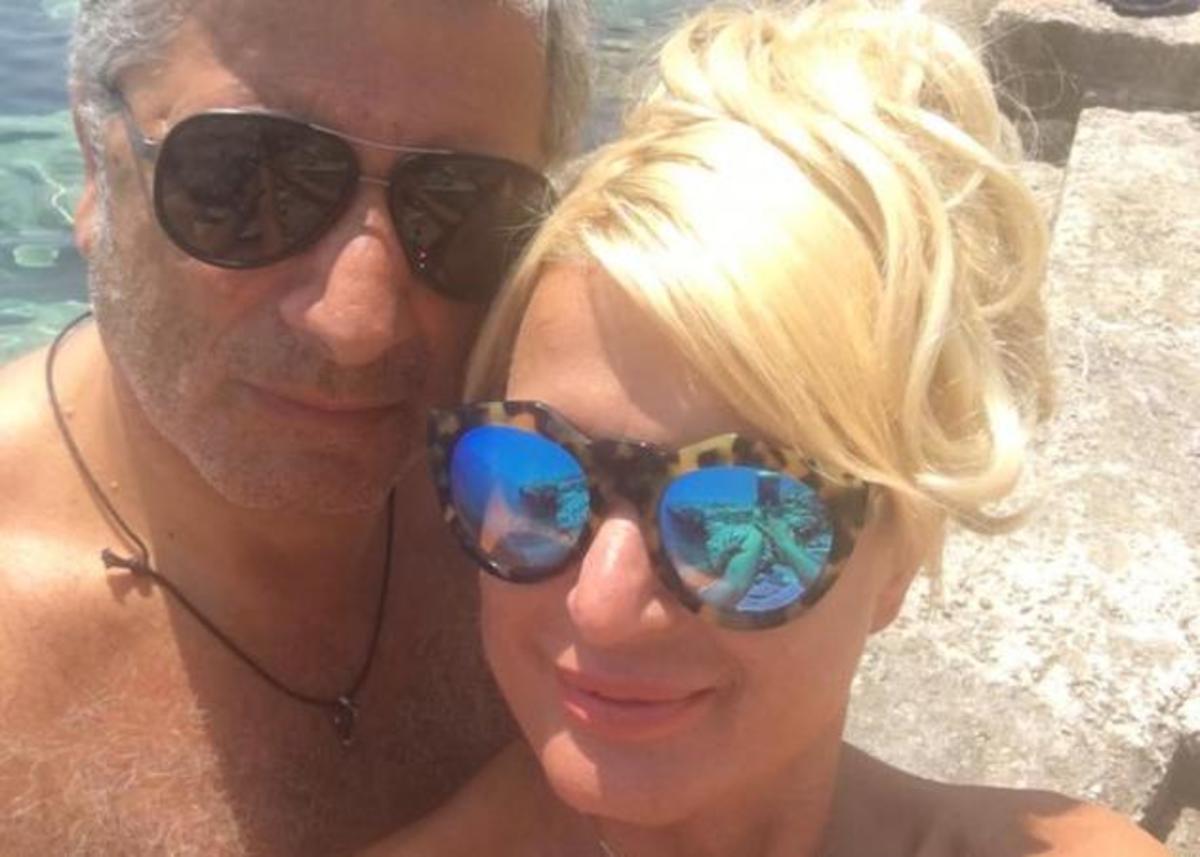 Χαμός με τις selfies της Μαρίνας Πατούλη στην Κεφαλονιά!