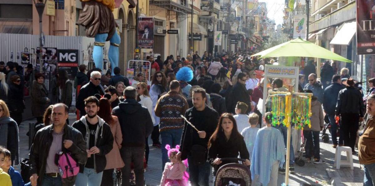 Πάτρα: Το αδιαχώρητο για το καρναβάλι! Φτάνουν λεωφορεία ανά 5 λεπτά!