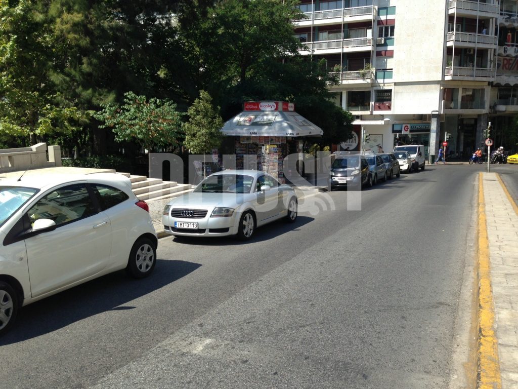 Παρκάρουν όπου γουστάρουν στο κέντρο της Αθήνας λόγω απεργίας στη Δημοτική Αστυνομία – ΦΩΤΟ