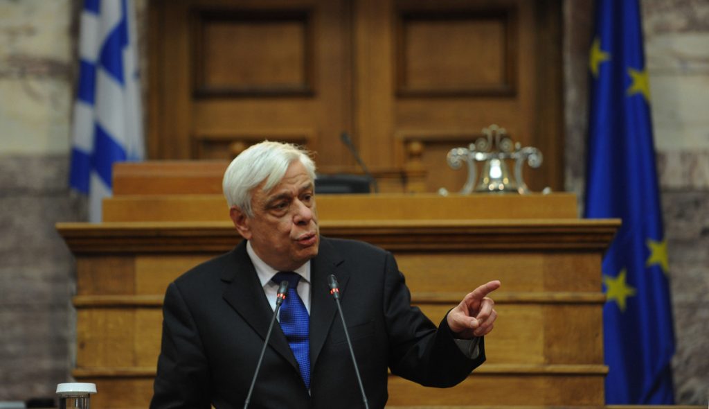 Ο Παυλόπουλος τηλεφώνησε στον ιταλό ομόλογό του για το δράμα των μεταναστών