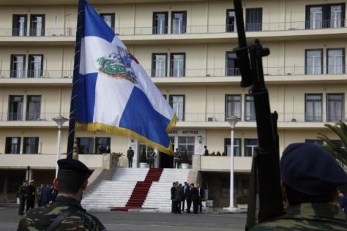 Ολονύχτιο…μαγείρεμα σε μεταθέσεις και τοποθετήσεις σε θέσεις εξωτερικού σε ΓΕΝ και ΓΕΑ!