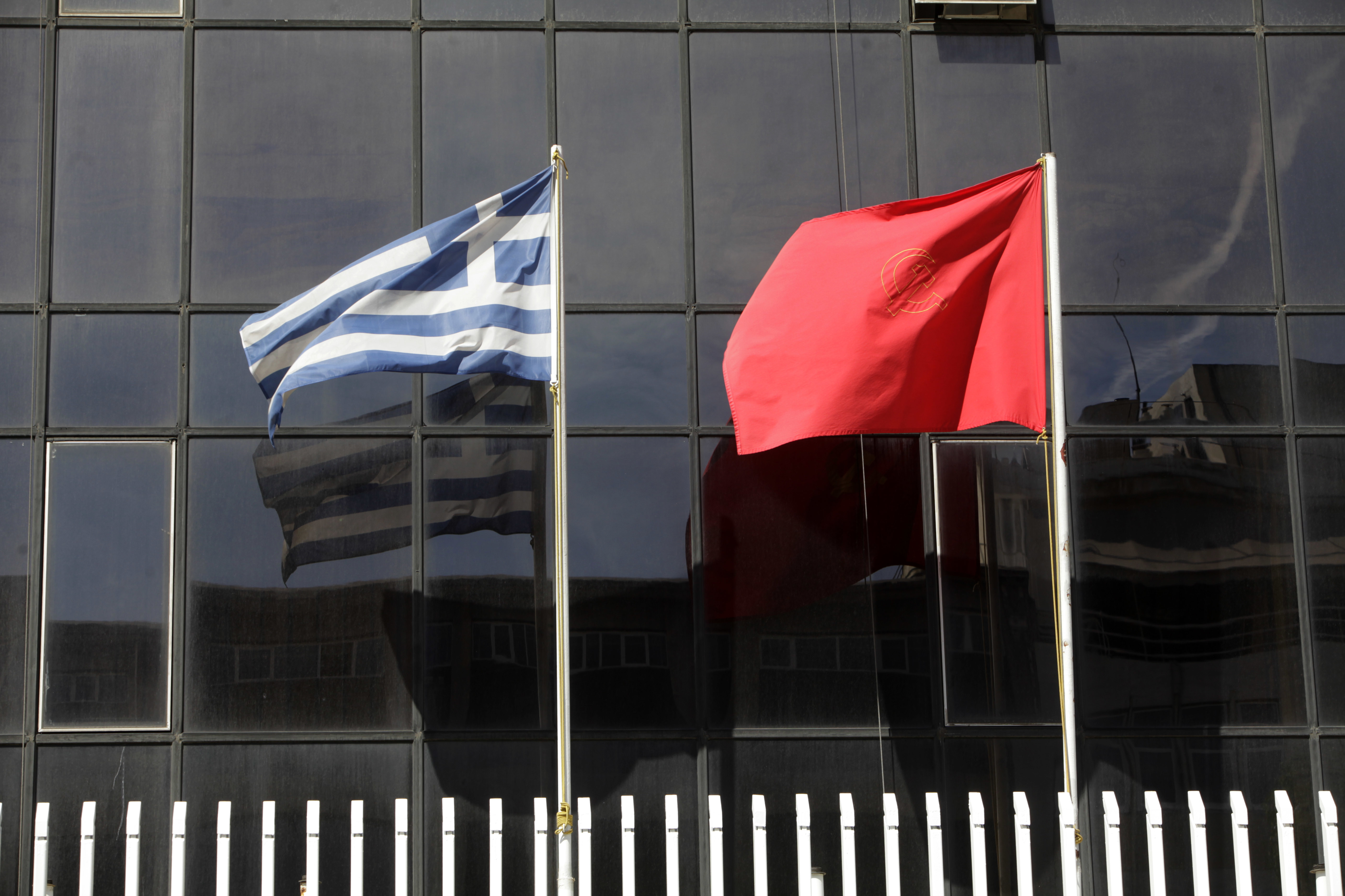Ανακοίνωση του ΚΚΕ για τον θάνατο του σκηνοθέτη Μ. Βέκβερτ