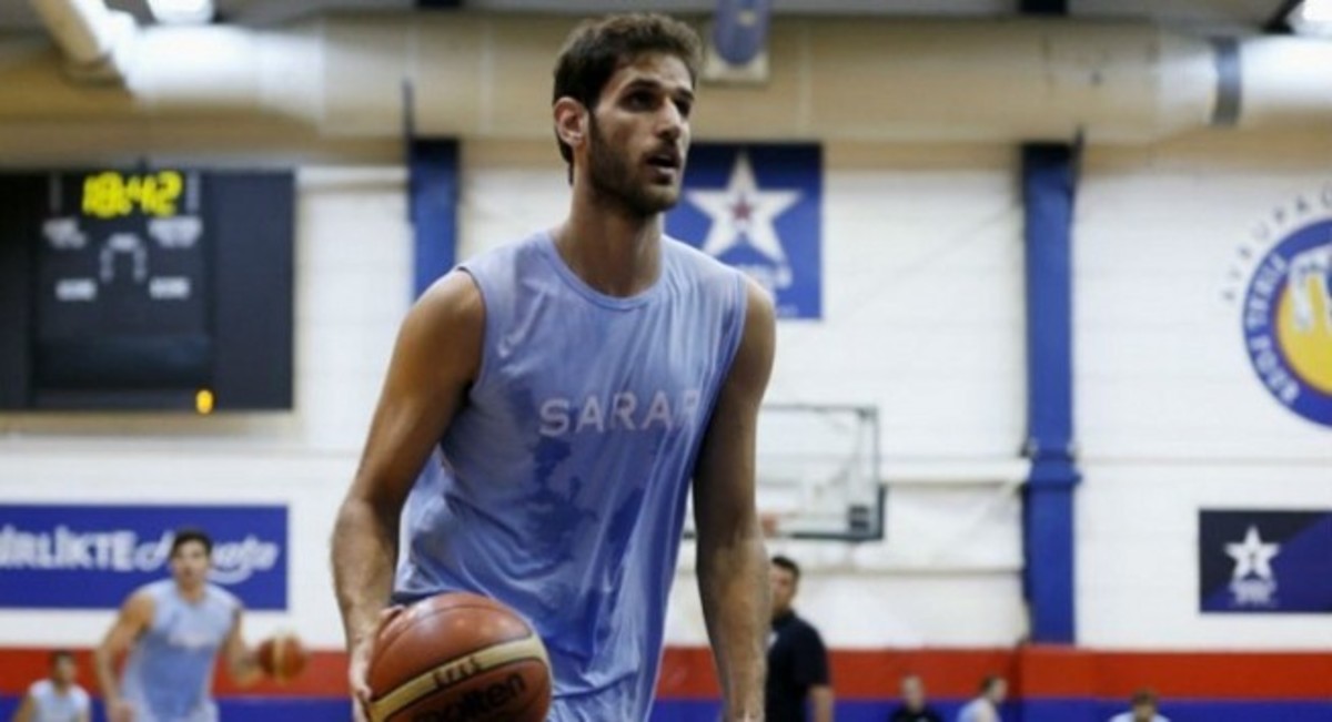 Ο Περπέρογλου σκέφτεται την επιστροφή του στον Ολυμπιακό