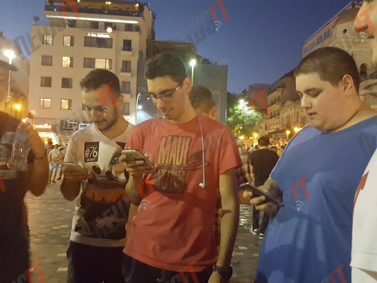Σαββατόβραδο στην Αθήνα με τους κυνηγούς Pokemon! (ΦΩΤΟ)