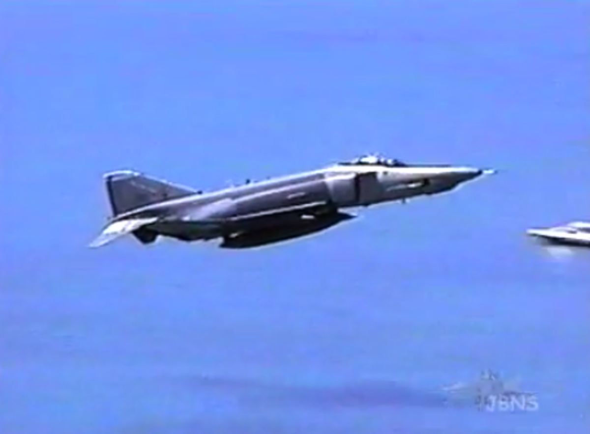 F 4 Phantom: έγινε 54 ετών και ακόμα πετά! Δείτε βίντεο