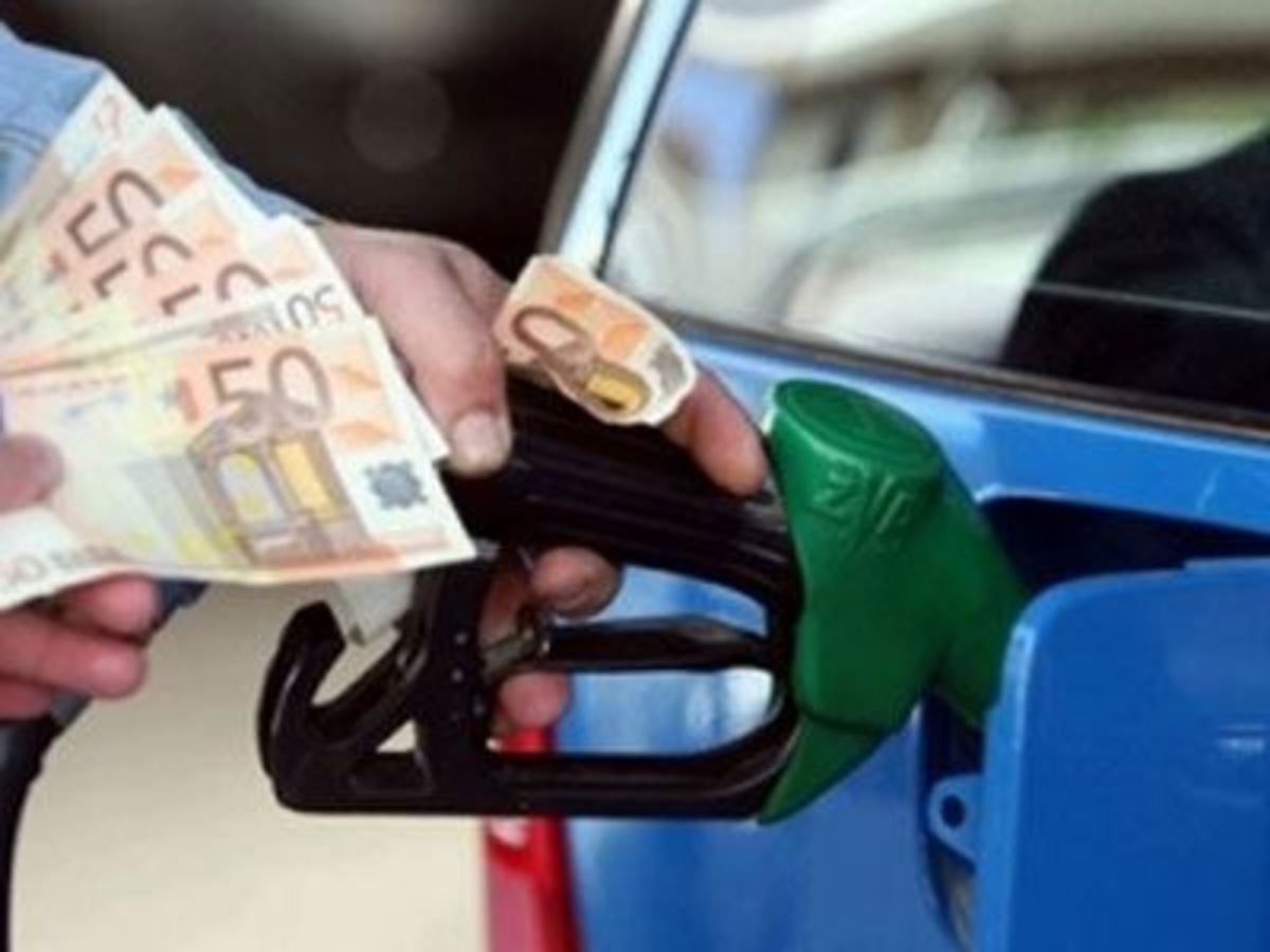 Οι νέες τιμές της αμόλυβδης μετά το πλαφόν – Τι ανακοίνωσε στο Newsit o αρμόδιος υφυπουργός Ανάπτυξης Ν. Ρόβλιας