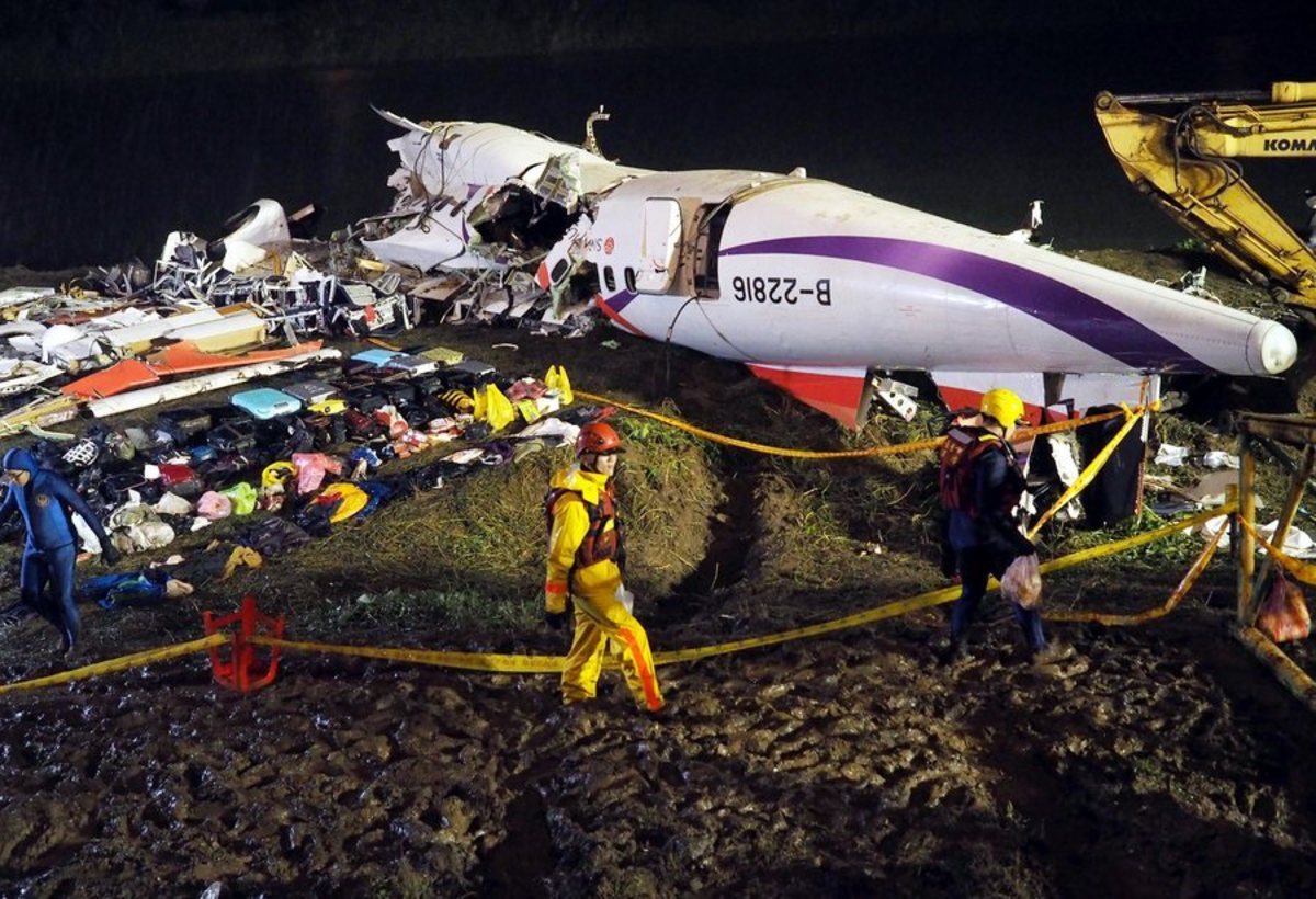 TransAsia: Απενεργοποίησε κατά λάθος τον μοναδικό κινητήρα – Το κατάλαβε δευτερόλεπτα πριν τη συντριβή