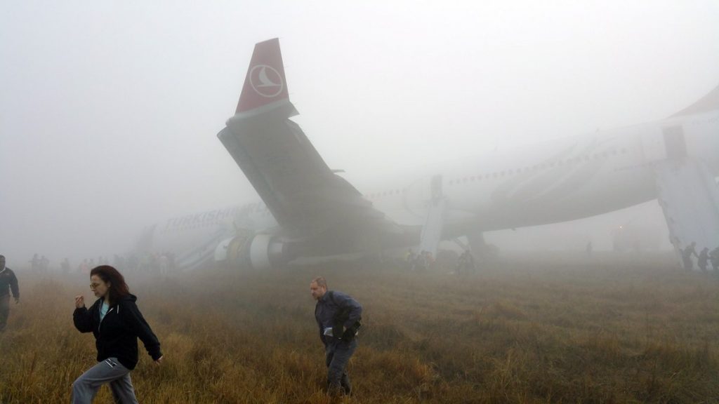 Τρόμος για 227 επιβάτες: Ανώμαλη προσγείωση αεροσκάφους (ΦΩΤΟ + ΒΙΝΤΕΟ)