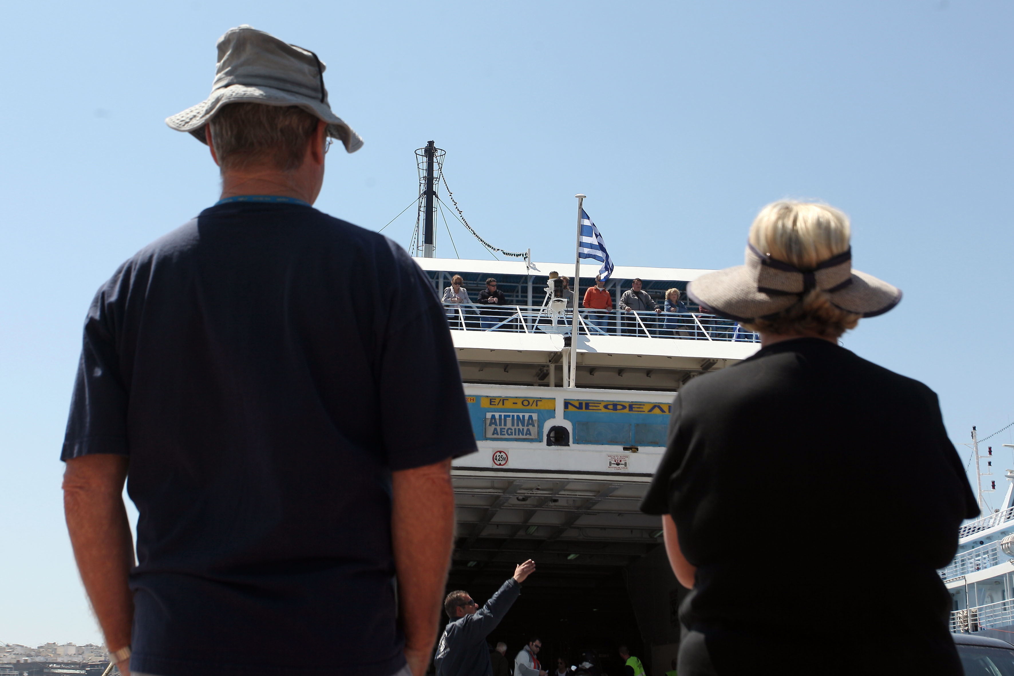 Μείωση του ΦΠΑ στα εισιτήρια των πλοίων ζητούν οι έμποροι