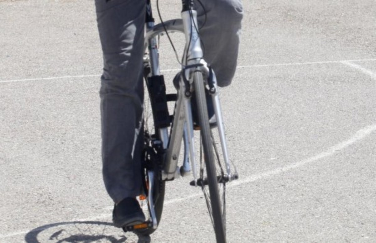 Λάρισα: Παρέσυρε ηλικιωμένο ποδηλάτη