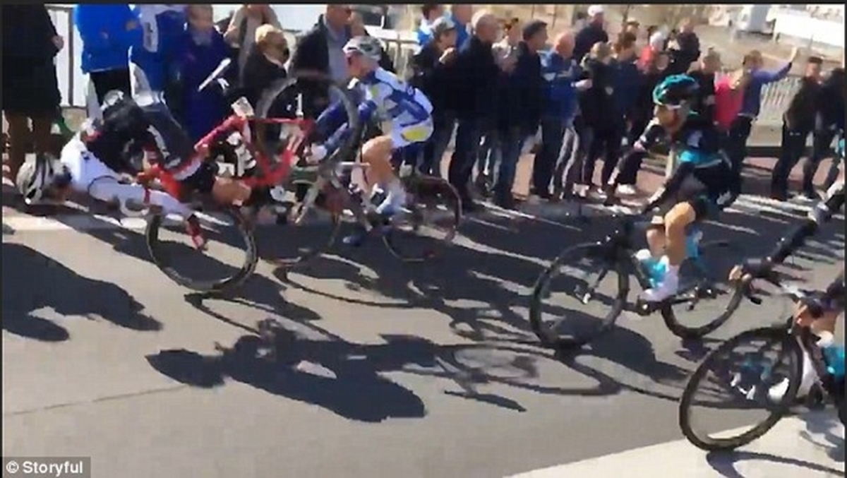 Σοκαριστικό ατύχημα ποδηλάτη! Με σπασμένη μύτη και κάταγμα κρανίου ο Fabio Felline (ΒΙΝΤΕΟ)