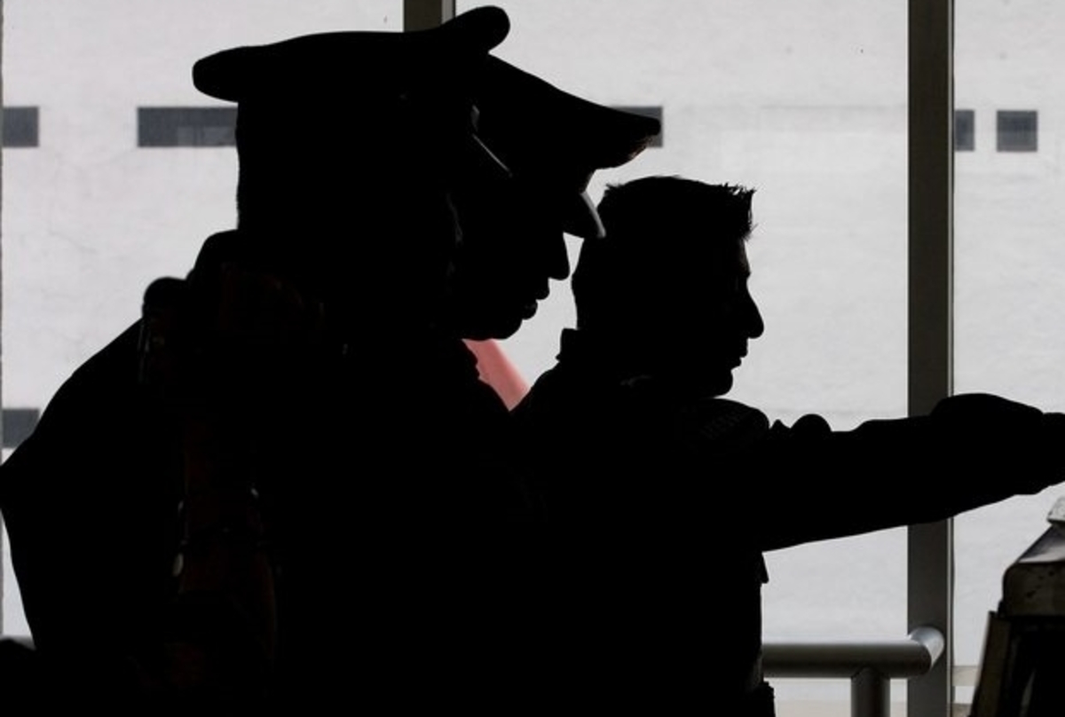 Γονείς – τέρατα εξέδιδαν τη 12χρονη κόρη τους – Βιντεοσκοπούσαν τους βιασμούς