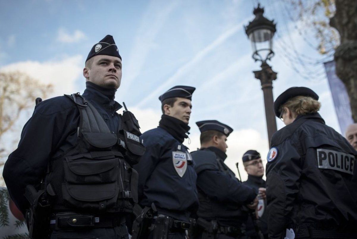 Φοβούνται χτύπημα στις γιορτές! Χιλιάδες αστυνομικοί και στρατιώτες στους δρόμους της Γαλλίας