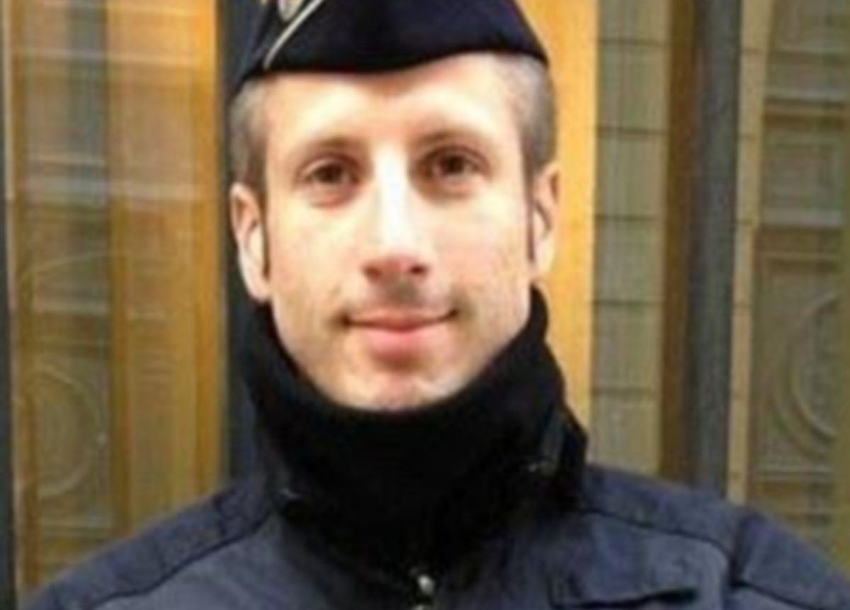 Επίθεση στο Παρίσι: Τραγικό παιχνίδι της μοίρας! Ο νεκρός αστυνομικός φρουρούσε το Μπατακλάν
