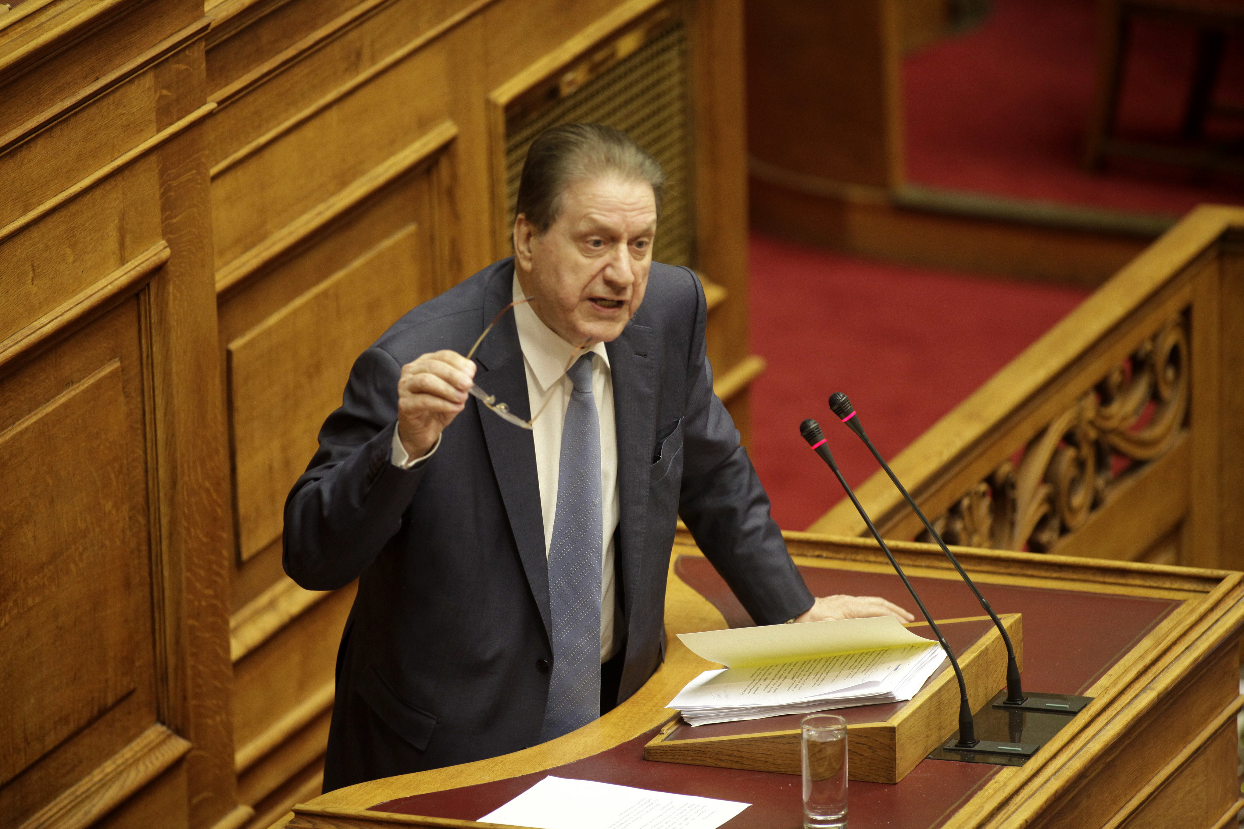 Την δική του πρόταση για δημοψήφισμα κατέθεσε ο Βύρων Πολύδωρας