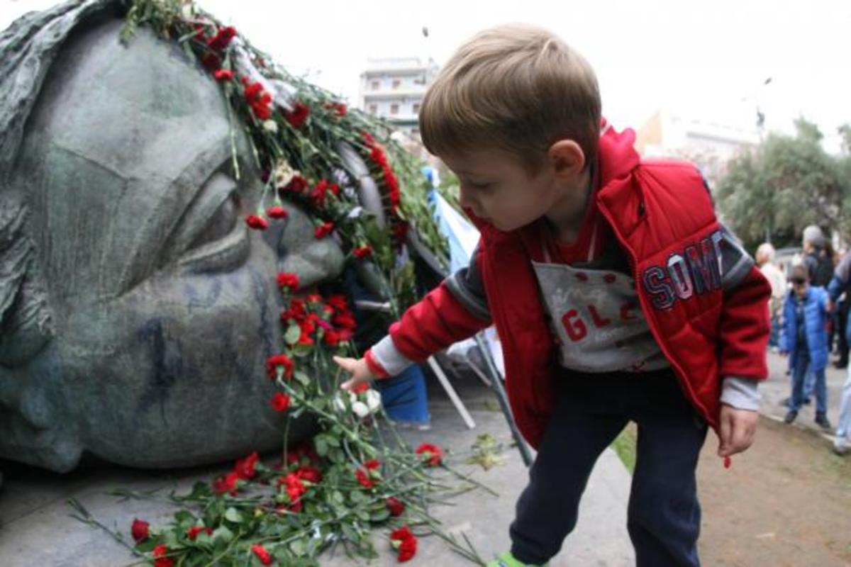 Οι “εκτελεστές” του Πολυτεχνείου και οι “οφσάϊντ” νεκροί!