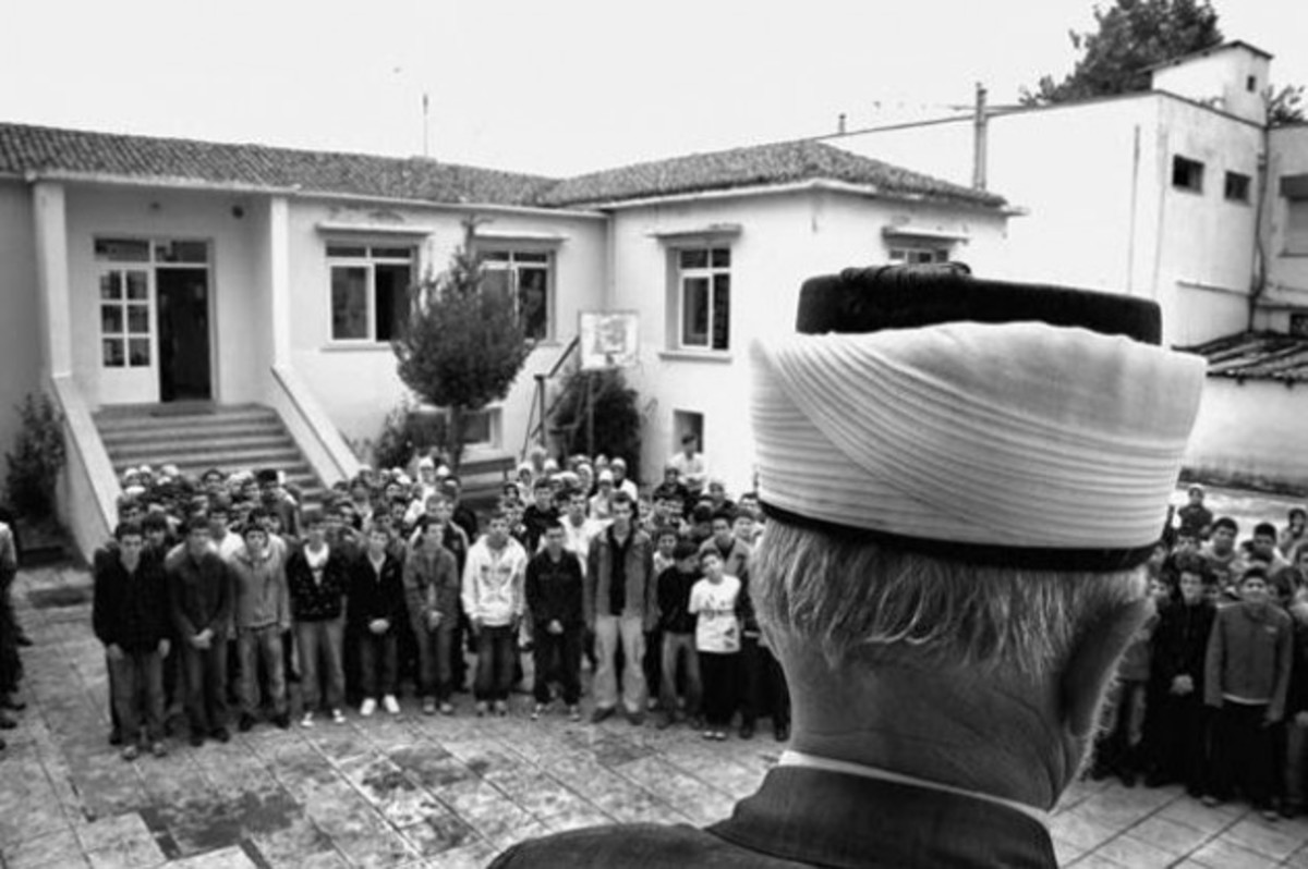 ΗΠΑ : “Πιέζουν Πομάκους της Θράκης να δηλώνουν Τούρκοι, δινοντάς τους ακόμη και χρήματα”