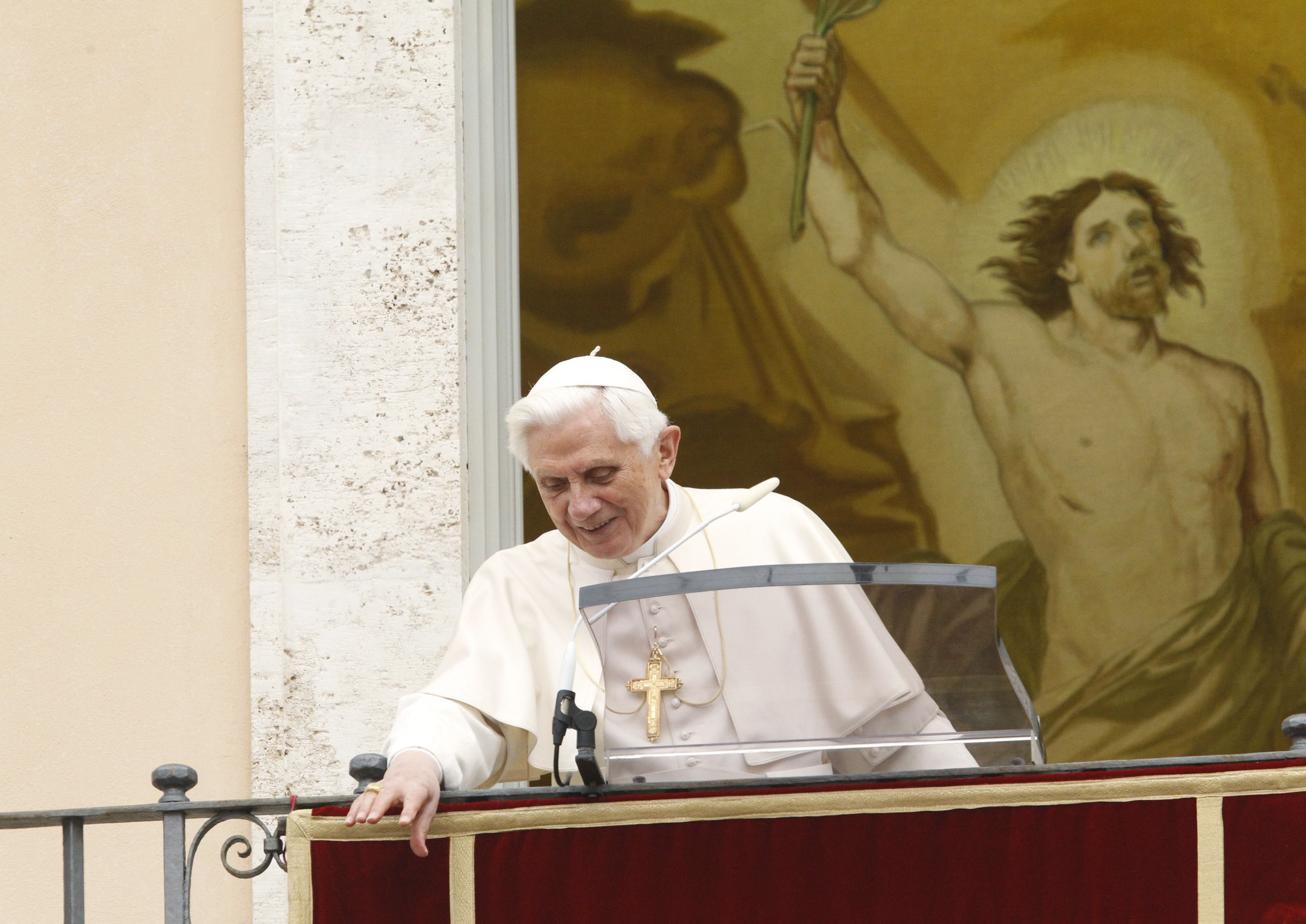 Ο Πάπας Βενέδικτος 16ος στο πασχαλινό μηνυμά του ζήτησε συγγνώμη από τα θύματα. ΦΩΤΟ REUTERS
