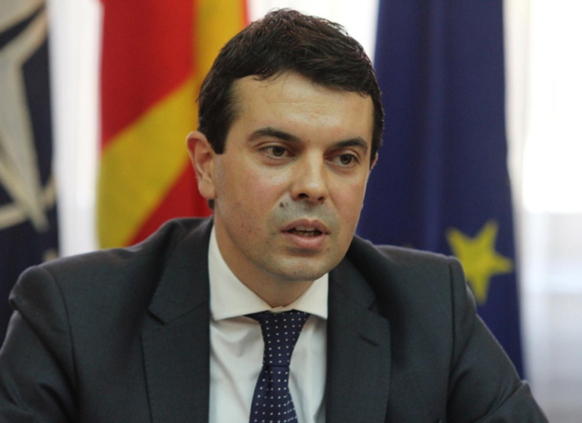 Πόποσκι: “Η Ελλάδα κρατά όμηρο την ΠΓΔΜ”