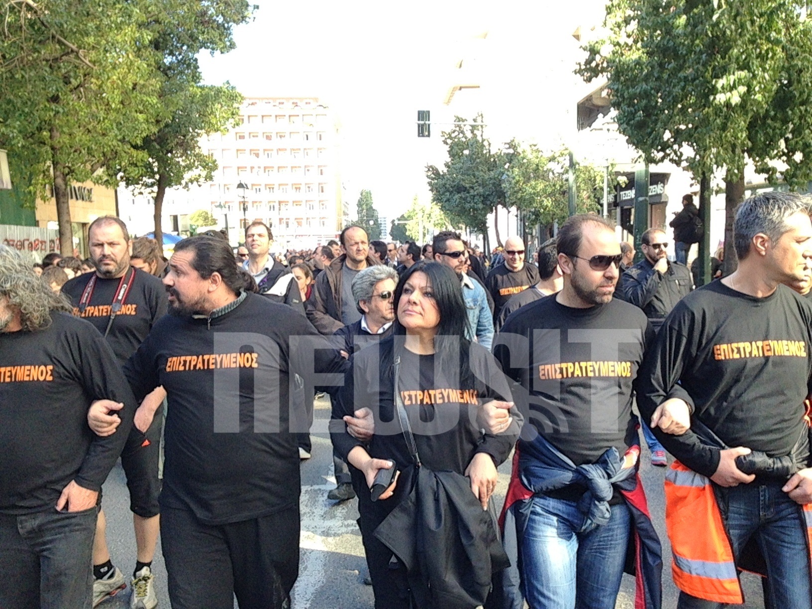 ΤΩΡΑ: Κλειστοί οι δρόμοι γύρω από το Σύνταγμα από 2 διαφορετικές πορείες