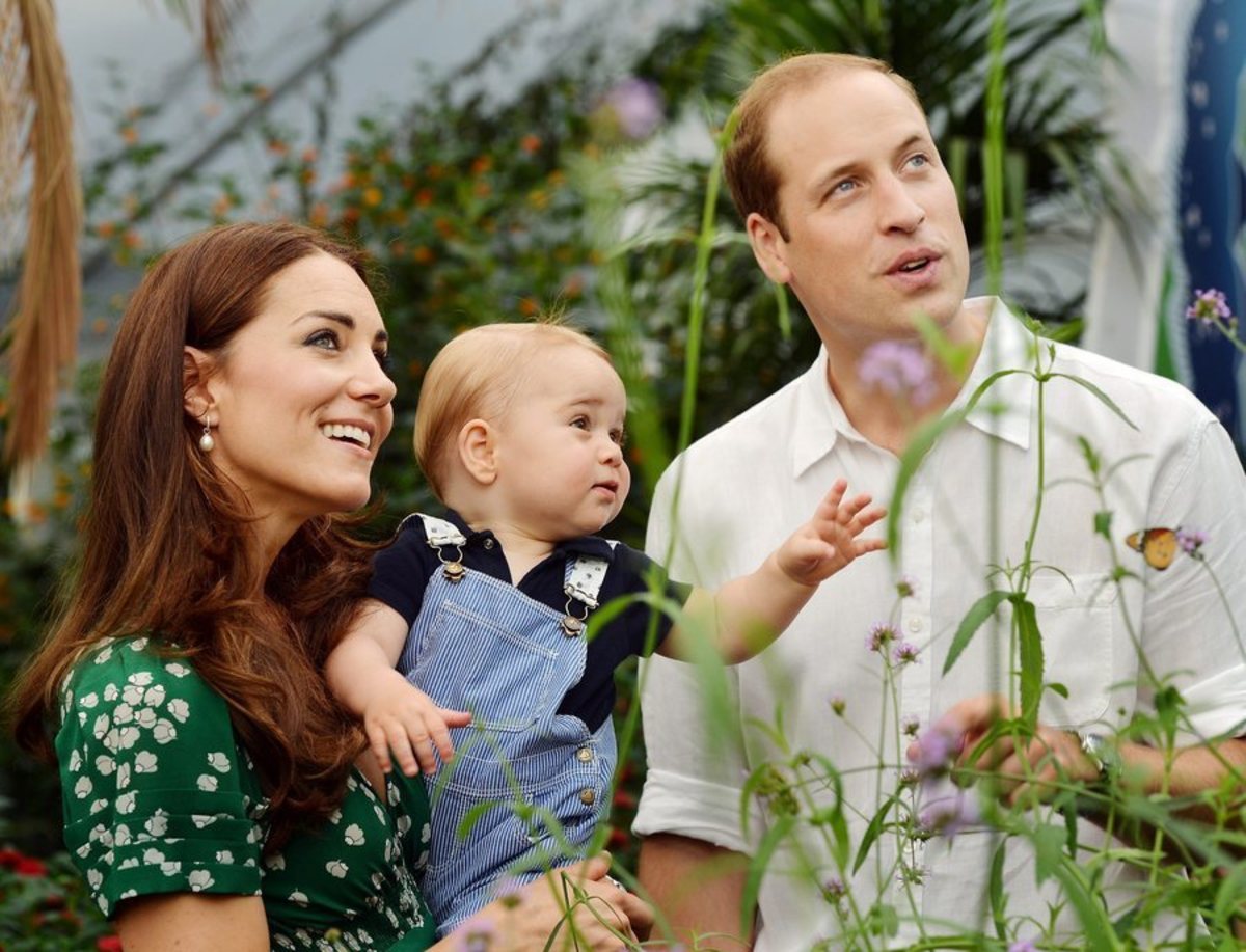 Η Kate “ξεμπρόστιασε” τον μικρό πρίγκηπα: Του είπε ότι ο William είναι στην Κίνα και έψαχνε στα ντουλάπια!