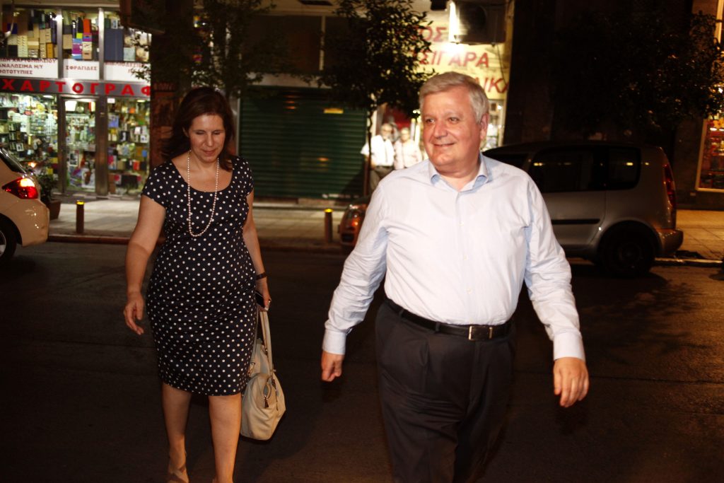 Πρωτόπαπας: Εξάμηνη παράταση Μνημονίου και μείωση συντάξεων ζήτησε η τρόικα