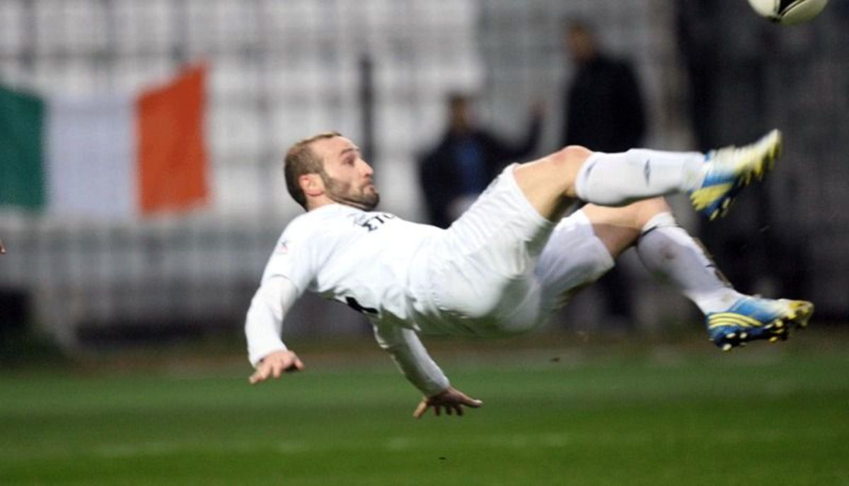 Ψαλιδάκια σε ελληνικά γήπεδα (vids)