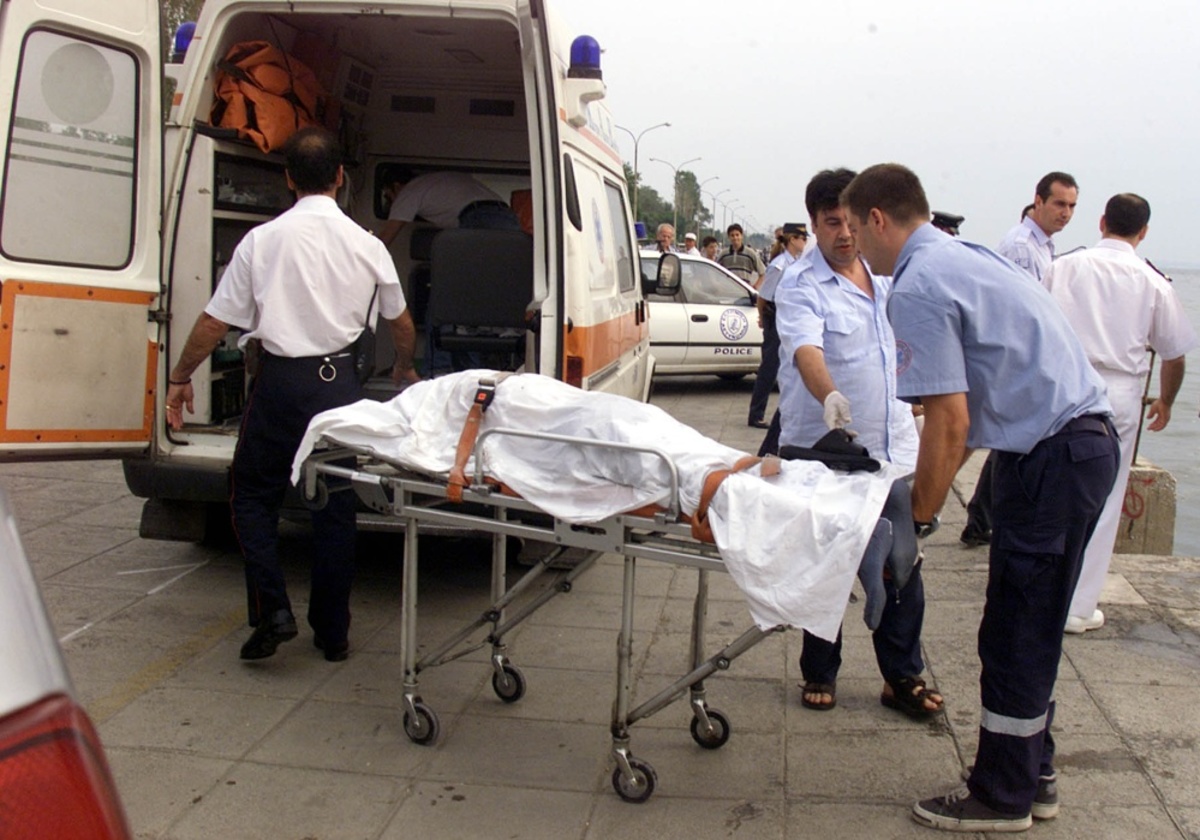 Το πτώμα βρήκαν άνδρες του λιμενικού - ΦΩΤΟ EUROKINISSI