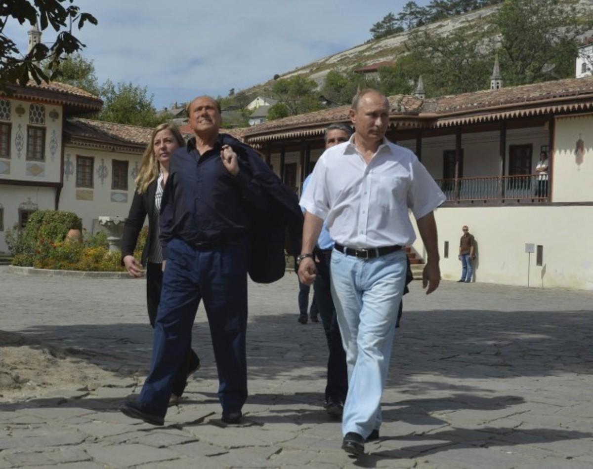 Πυρ και μανία η Ουκρανία μετά το… μπουκάλι που άδειασαν Πούτιν- Μπερλουσκόνι