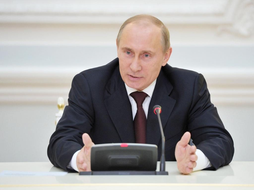 Ο Πούτιν όρισε τον Μεντβέντεφ διάδοχό του στο κόμμα