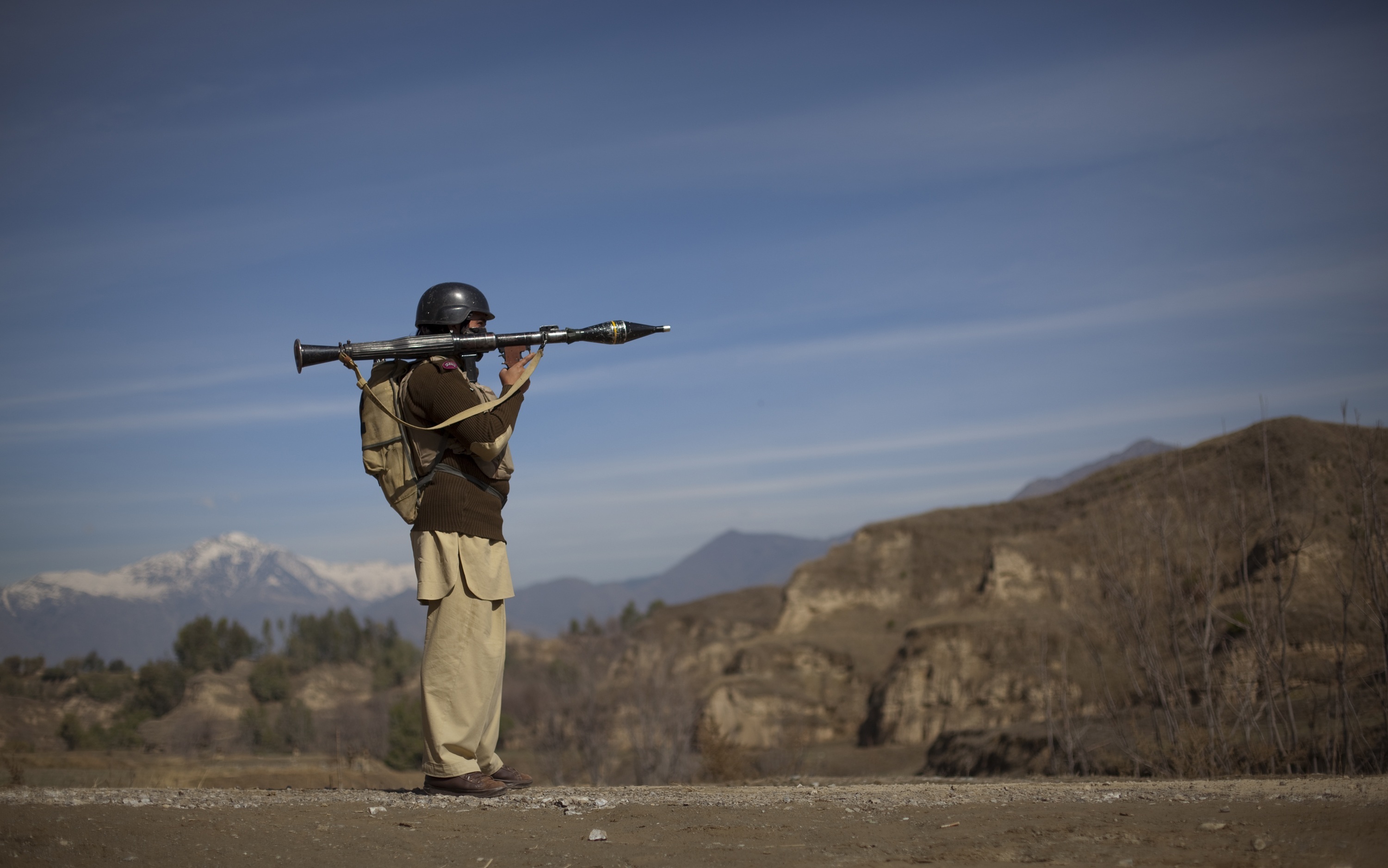 Πακιστάν: 16 νεκροί σε βομβαρδισμό κατά Ταλιμπάν