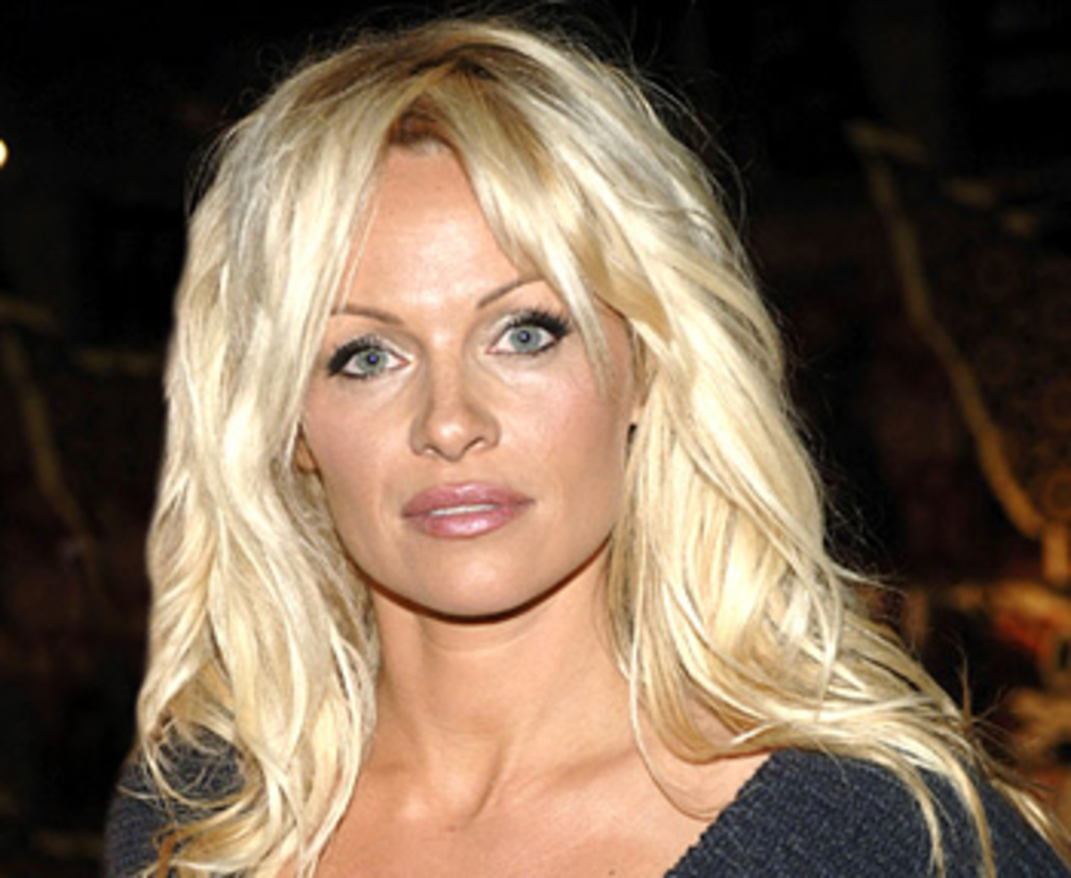 Η Pamela Anderson μεταμορφώθηκε σε Merilyn Monroe