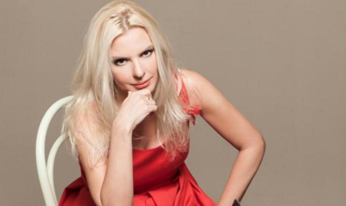 Αννίτα Πάνια: “Το να εκτίθεσαι είναι η απόλυτη χαρά της ζωής”!