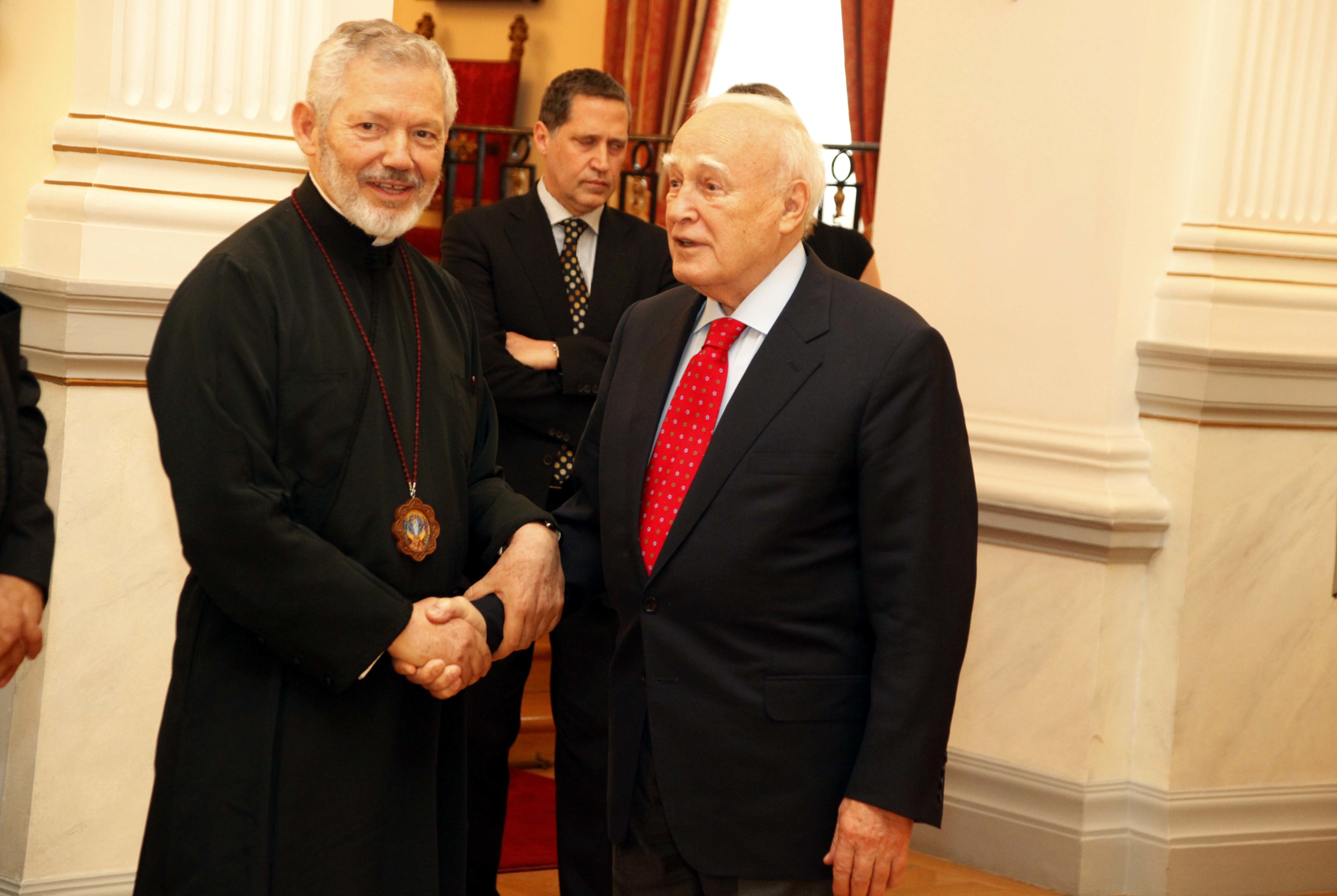 Παπούλιας: “Περάσαμε πολέμους και πείνα αλλά βγήκαμε με το κεφάλι ψηλά”